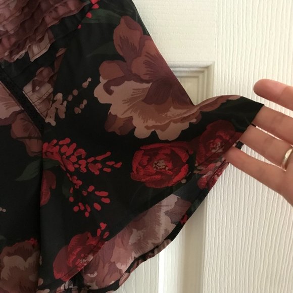 NWT Silky Earth Tone & Red Blouse Torrid Size 0 (12) - Picture 6 of 8